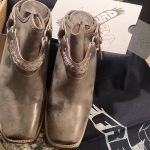 Free bird by Steven Train Mules. Size 9. Brand new in box. Never worn.